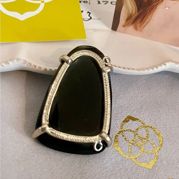 Kendra Scott Black Maude Pendant (no chain) - Picture 2 of 3